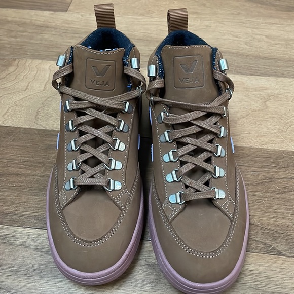 NWOB VEJA Roraima High-Top Sneakers - Picture 2 of 4